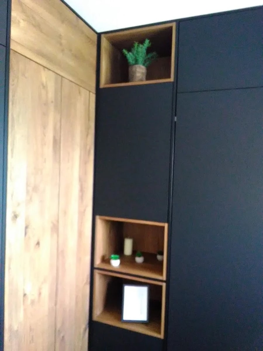 Vestavěná skříň